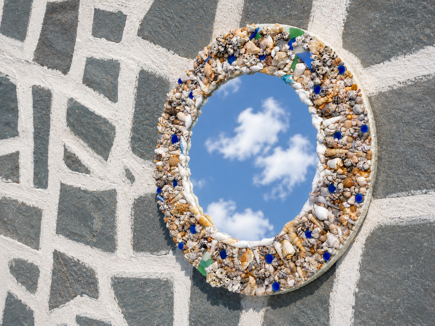 Ammoudia Mirror — Natural Shell & Sea Glass Mosaic, Round