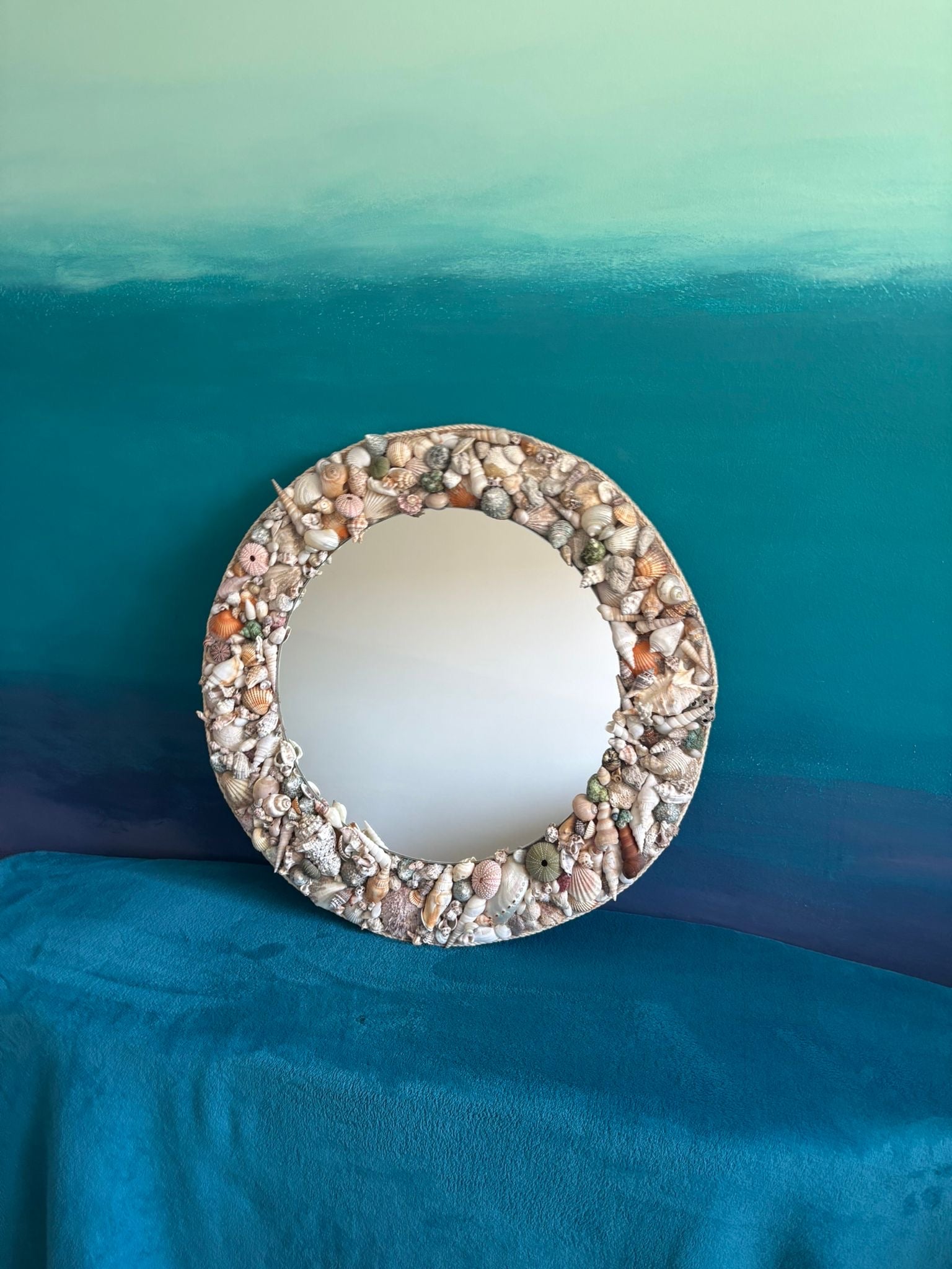 Calypso Mirror — Natural Shell Mosaic, Round, Neutral Tones